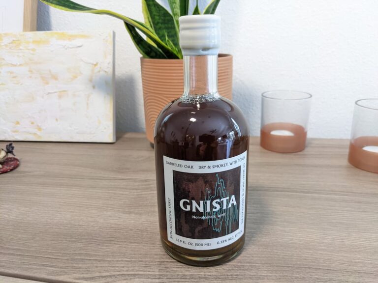 Bottle of Gnista Barreled Oak non alcoholic spirit